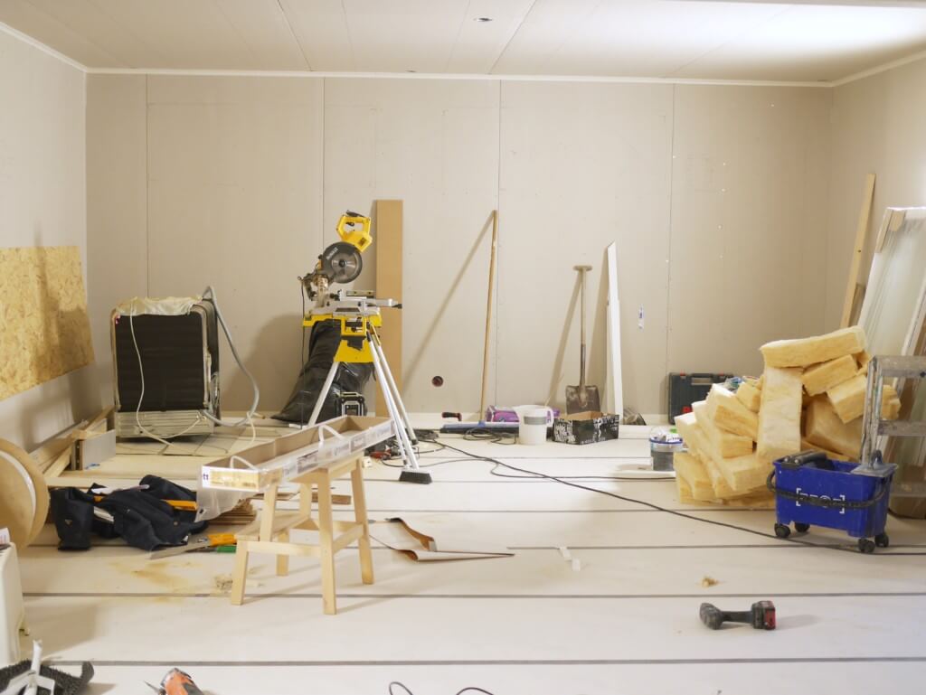 BORTA BRA MEN HEMMA BÄST